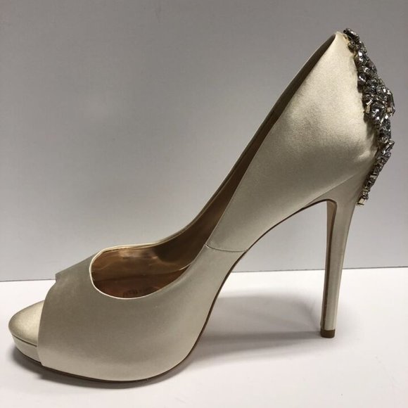 Badgley Mischka Women’s Kiara, High Heel Pumps Ivory Satin, Size 11M. - Picture 2 of 6